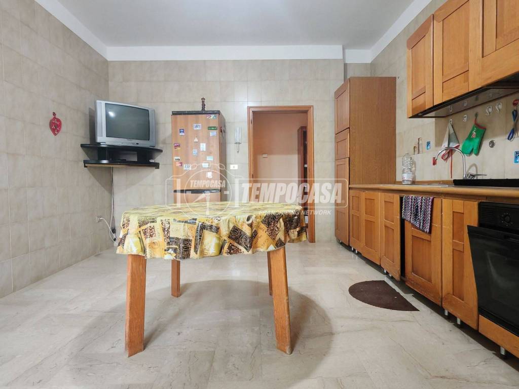 Appartamento a Gioia del colle in Via Paolo Cassano - Foto 2