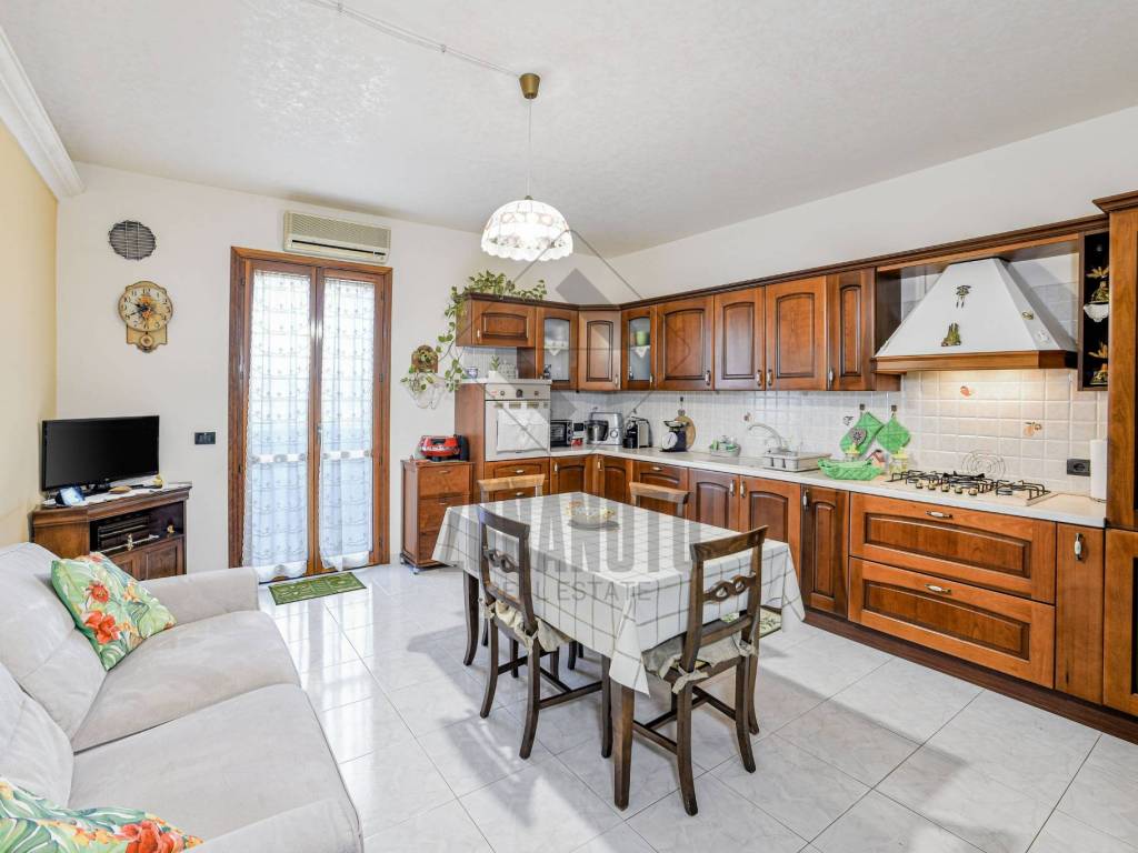 Appartamento a Noto in Via Francesco Giantommaso, 9 - Foto 3