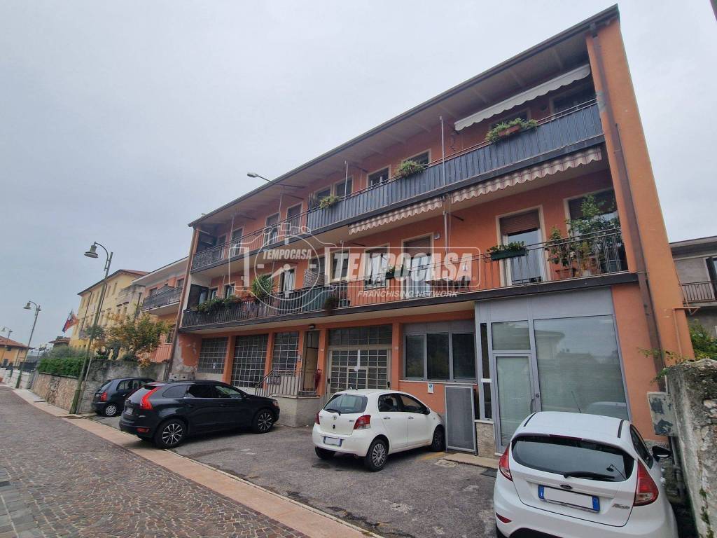 Appartamento a Pastrengo in Via Roma 3 - Foto 2
