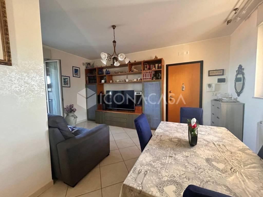 Appartamento a Bitetto in Viale Stazione, 11 - Foto 2