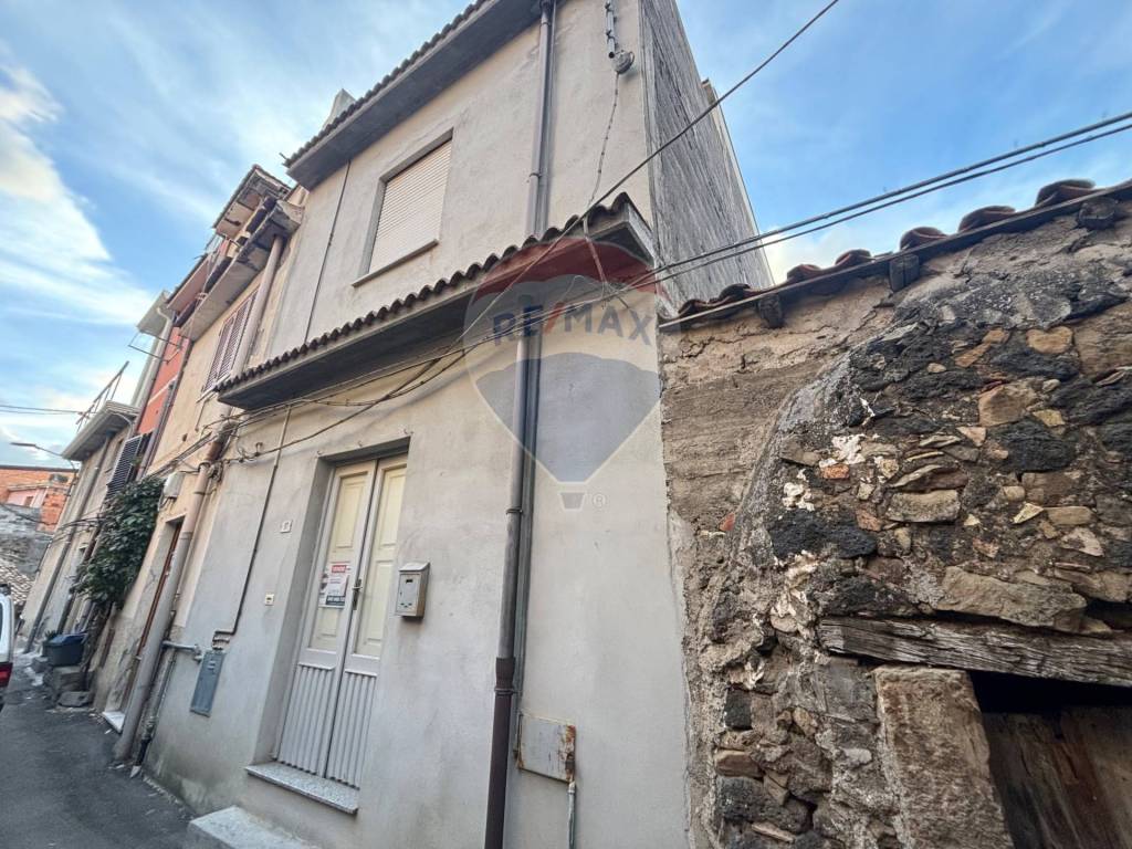 Casa indipendente a Maletto in via mangano, 17 - Foto 2