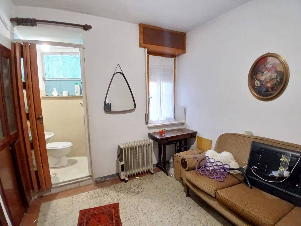 Appartamento a Fenegrò in Via Roma, 43 - Foto 2