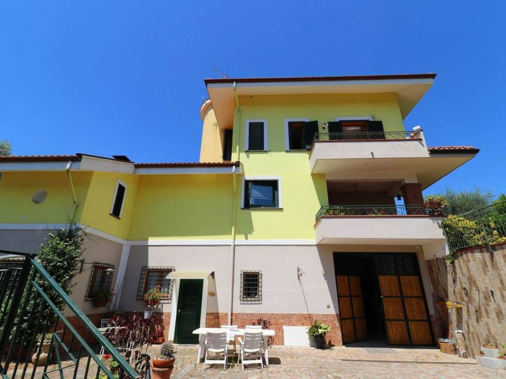 Villa a Giffoni sei casali in via San Pietro - Foto 3