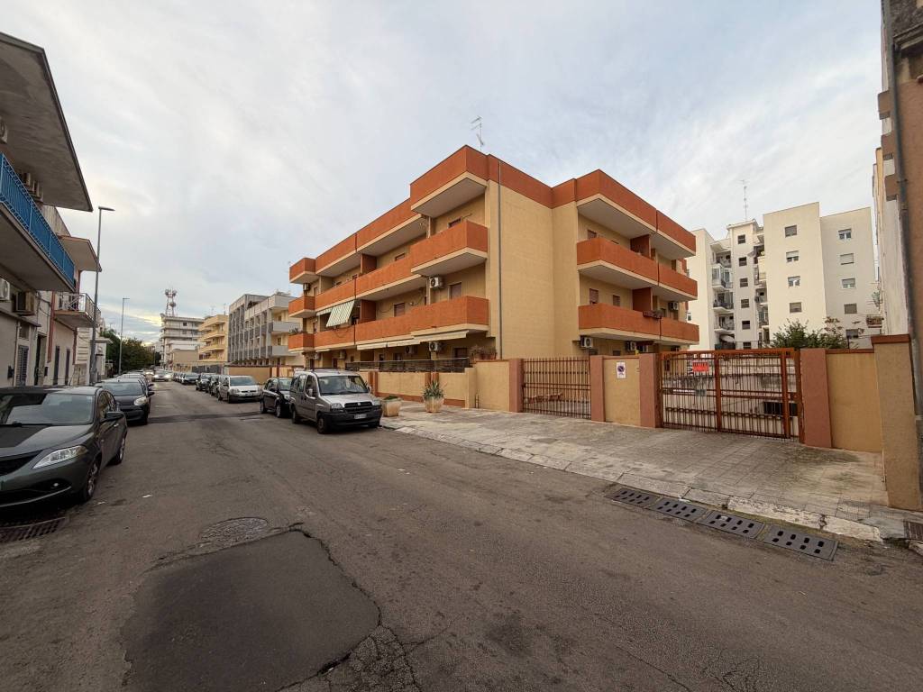 Box / garage a Lecce in Via di Vereto, 33 - Foto 2