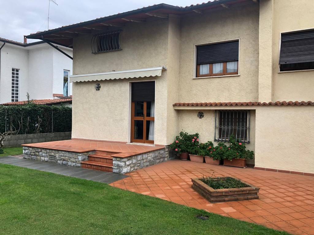 Villa a Pietrasanta in Via Benedetto Brin, 13 - Foto 3