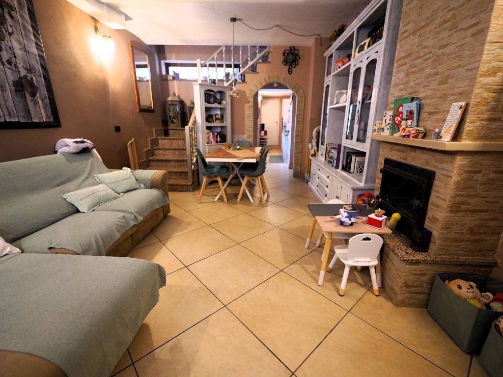 Casa indipendente a Orbassano in Via Rivoli - Foto 2