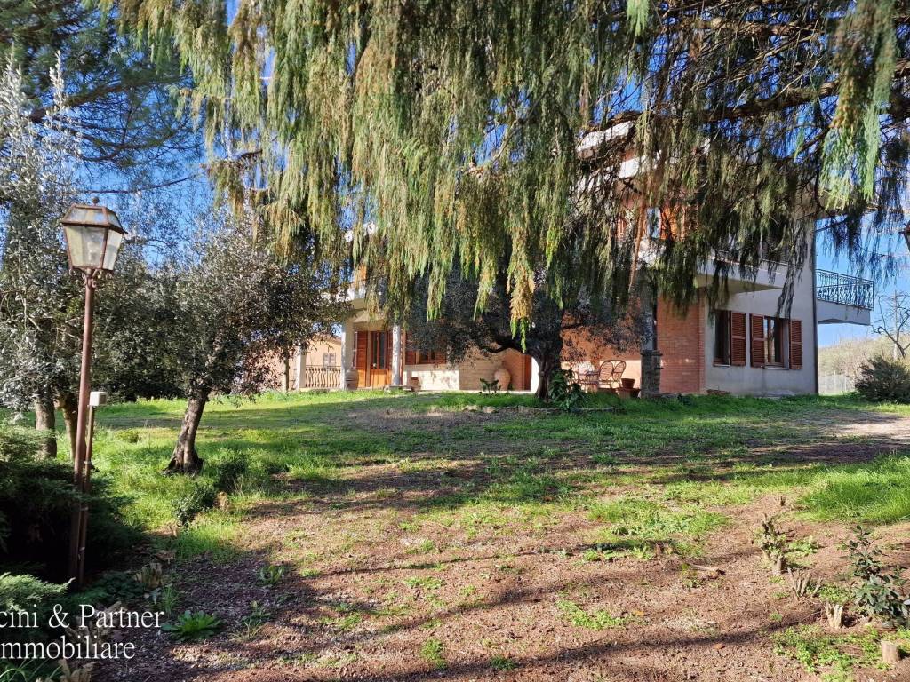 Villa a Castiglione del lago in Viale Perugia - Foto 2
