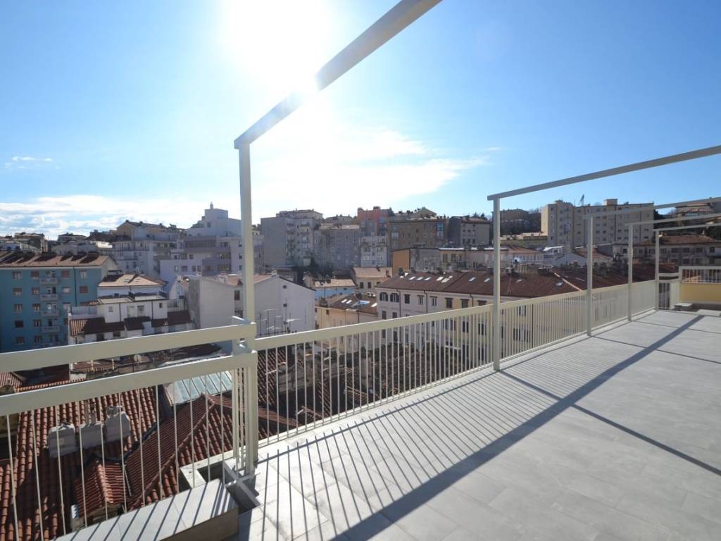 Attico / mansarda a Trieste in Via della Madonnina, 19 - Foto 3