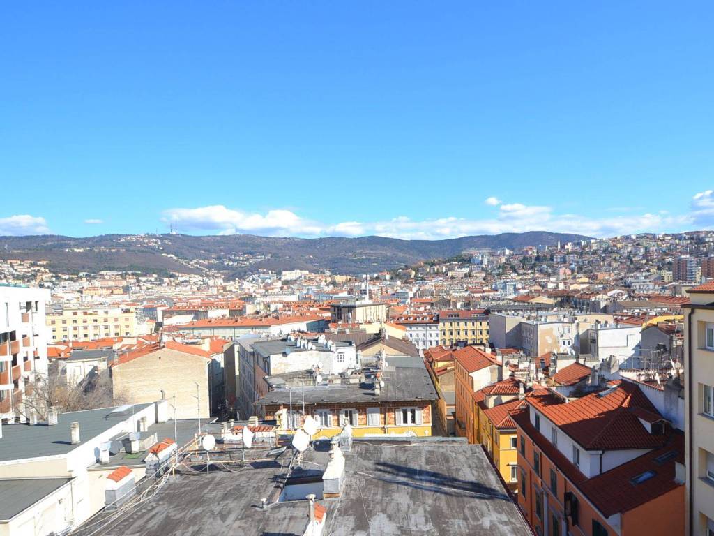 Attico / mansarda a Trieste in Via della Madonnina, 19 - Foto 4