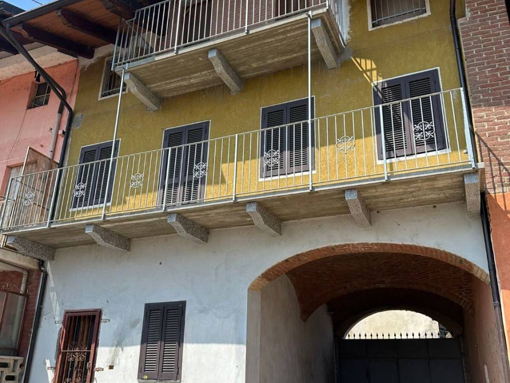 Casa indipendente a Alice castello in Via Parrocchiale, 10 - Foto 2