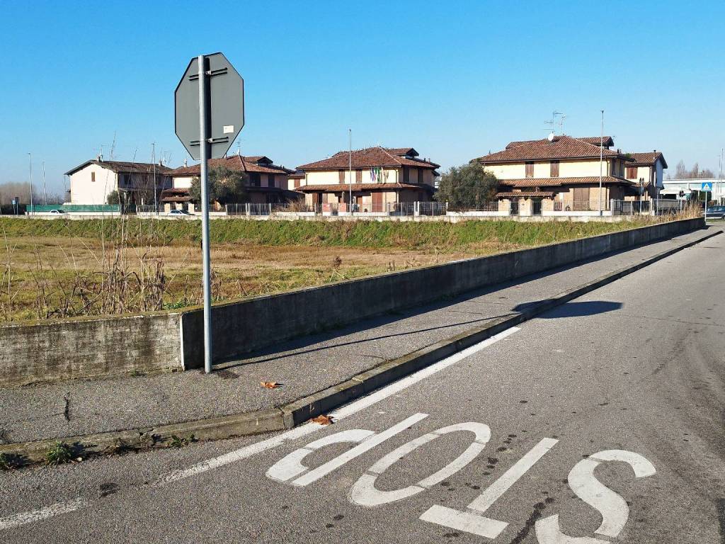 Terreno a Pieve fissiraga in Via Giovanni Falcone - Foto 4