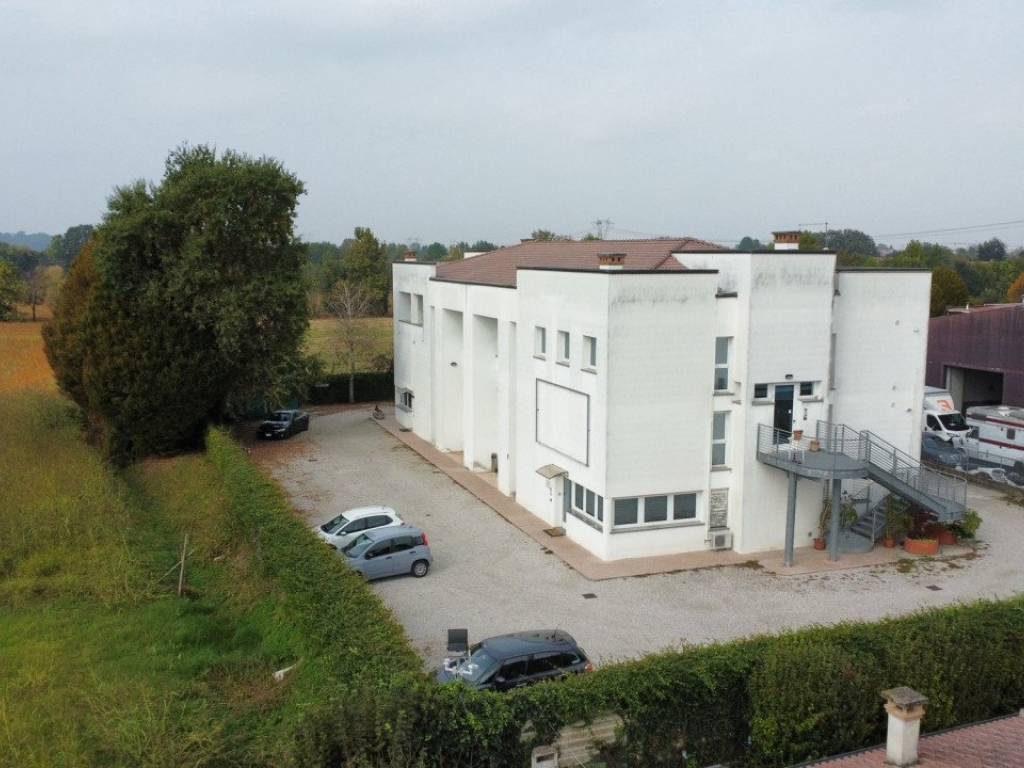 Immobile a Abano terme in Via Cesare Battisti - Foto 2