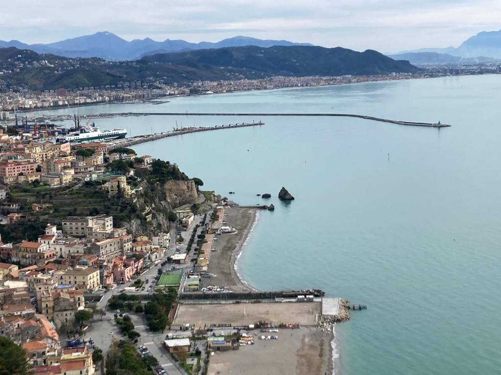 Appartamento a Vietri sul mare in Via Emanuele Gianturco - Foto 2
