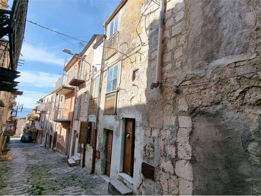 Casa indipendente a Acquaviva platani in Via San Francesco, 8 - Foto 2