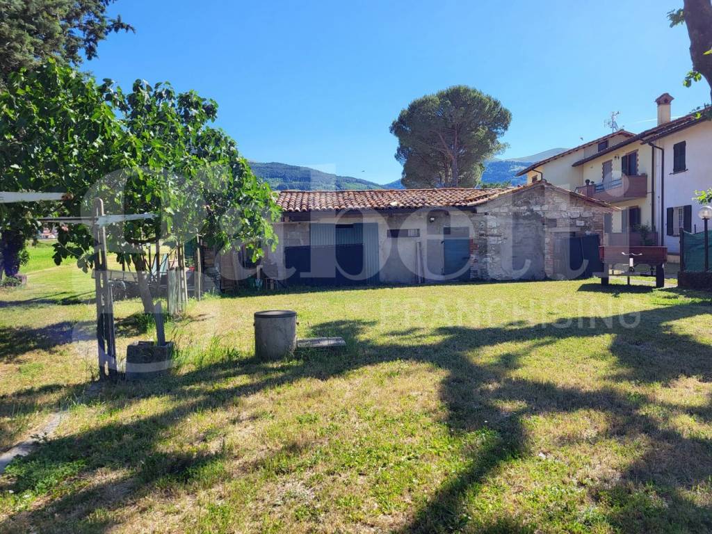 Terreno a Gubbio in Via Ponte di Ferro, 30 - Foto 3