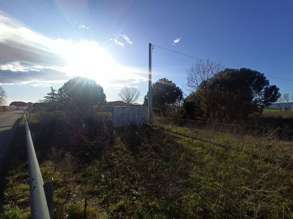 Terreno a Castiglione del lago in Via Trasimeno, 234 - Foto 3