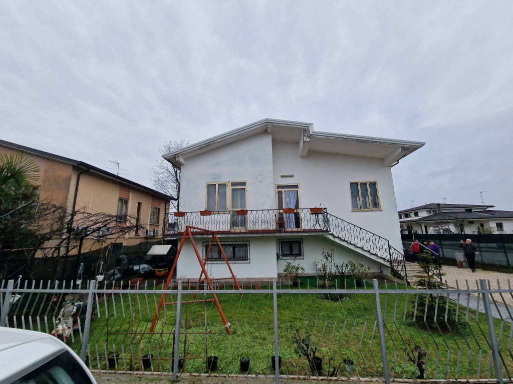 Villa a Curtatone in Via Roma - Foto 3