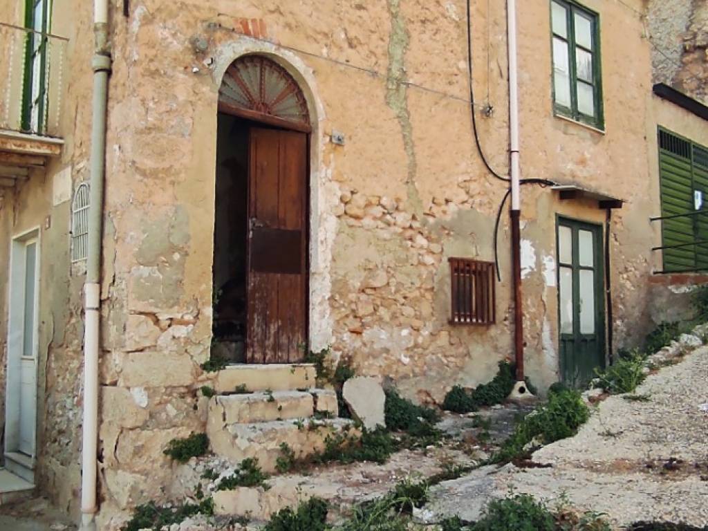 Palazzo / stabile a Canicattì in Via Padova - Foto 2