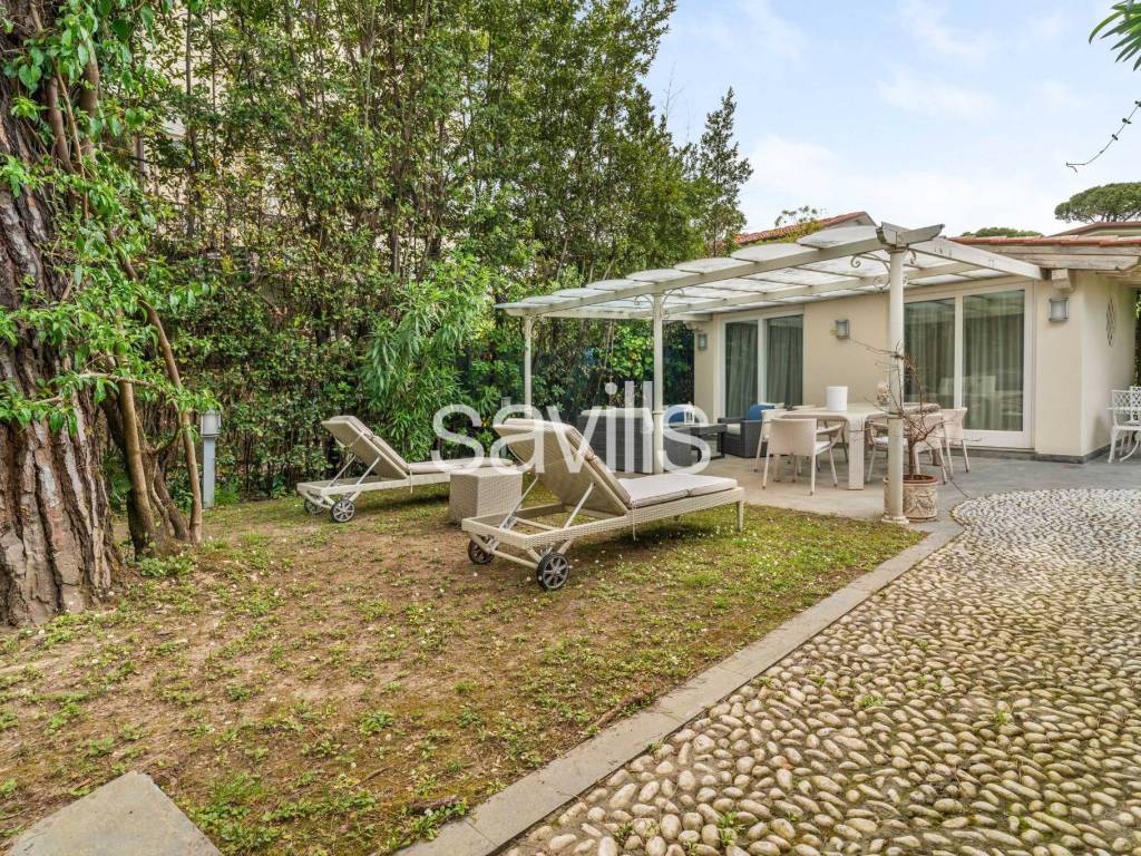 Villa a Pietrasanta in Via Bettino Ricasoli - Foto 3