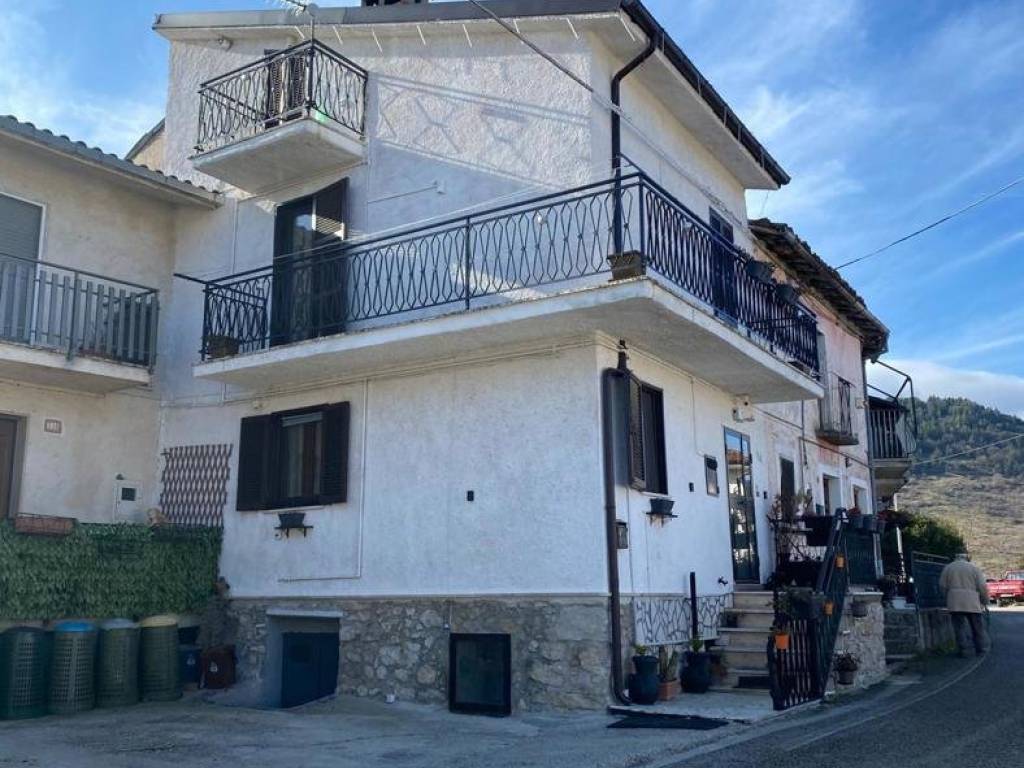 Casa indipendente a Tagliacozzo in Via Oriente , 114 - Foto 2