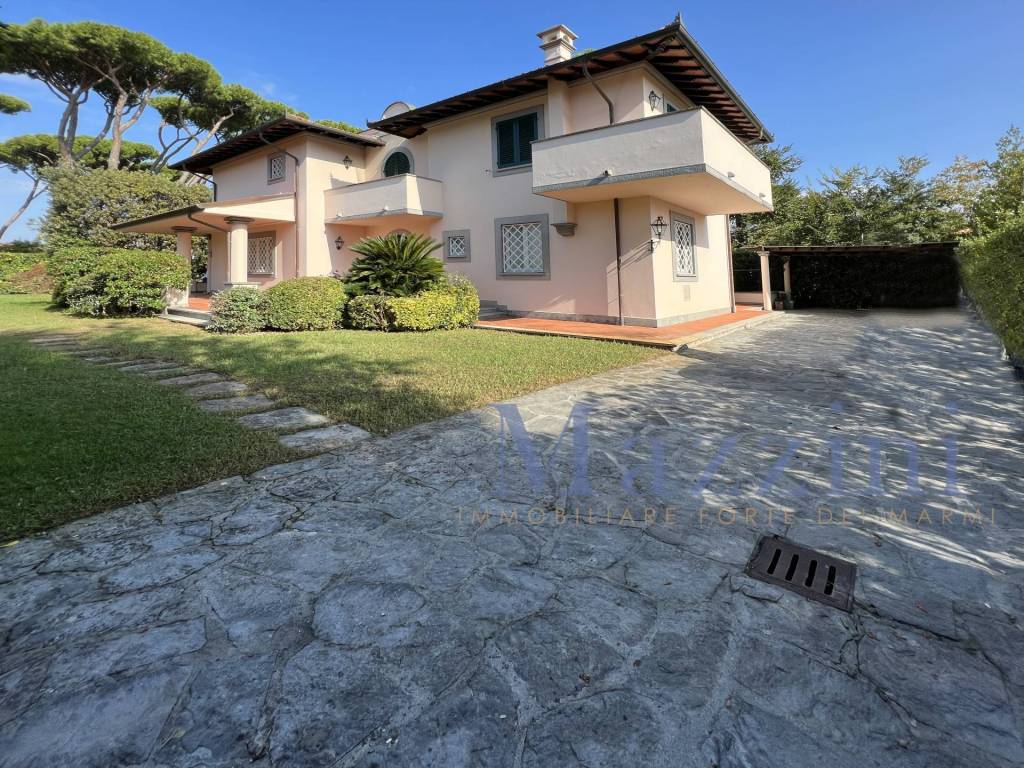 Villa a Forte dei marmi in Via San Camillo - Foto 2