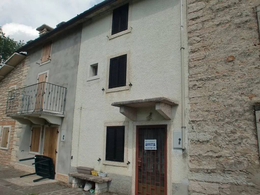 Appartamento a Bosco chiesanuova in Via I. Pindemonte, 2 - Foto 2