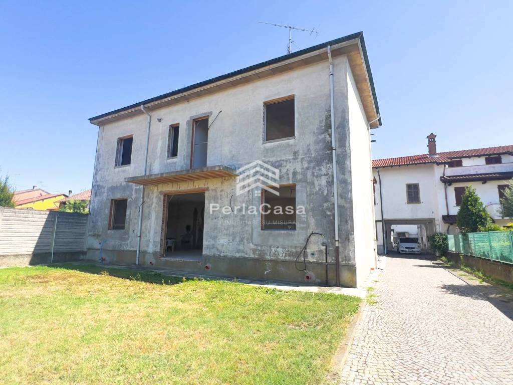 Villa a Cassolnovo in Via Montebello, 60 - Foto 3