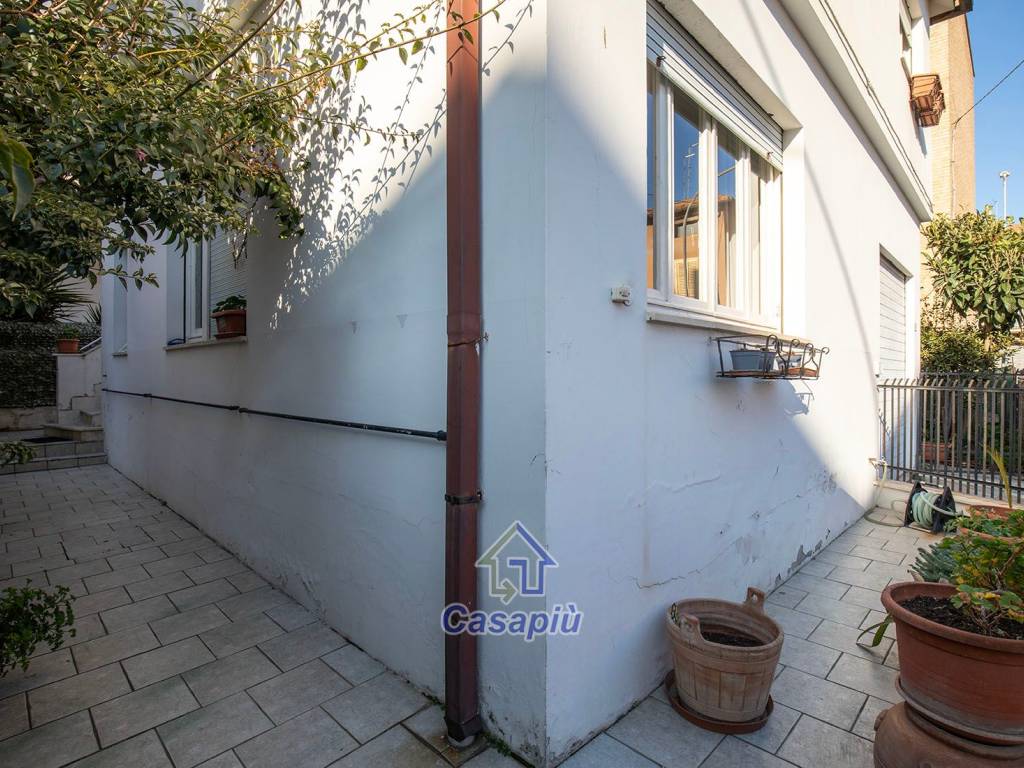 Casa indipendente a Porto san giorgio in Via Leon Battista Alberti, 3 - Foto 2