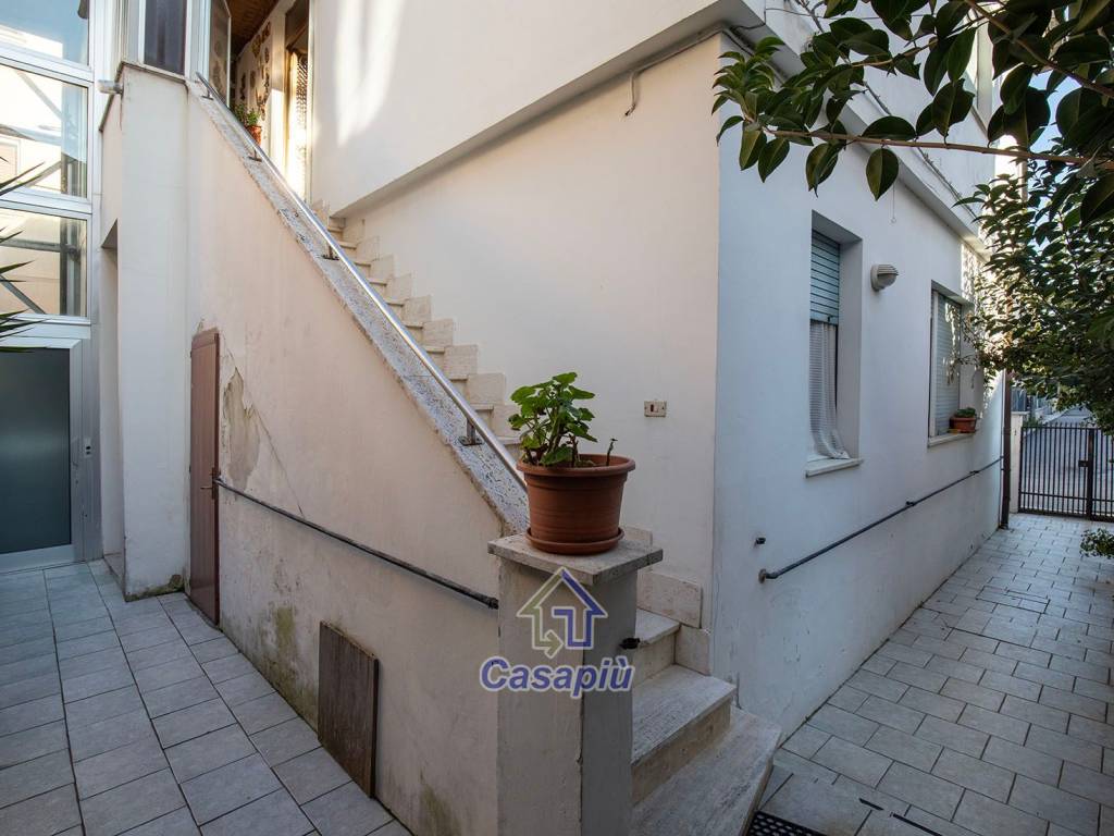 Casa indipendente a Porto san giorgio in Via Leon Battista Alberti, 3 - Foto 3