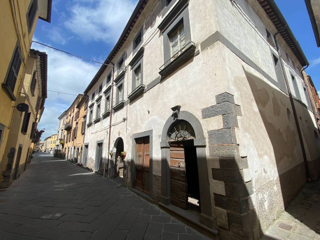 Casa indipendente a Bagnoregio in Piazza Camillo Benso di Cavour - Foto 2