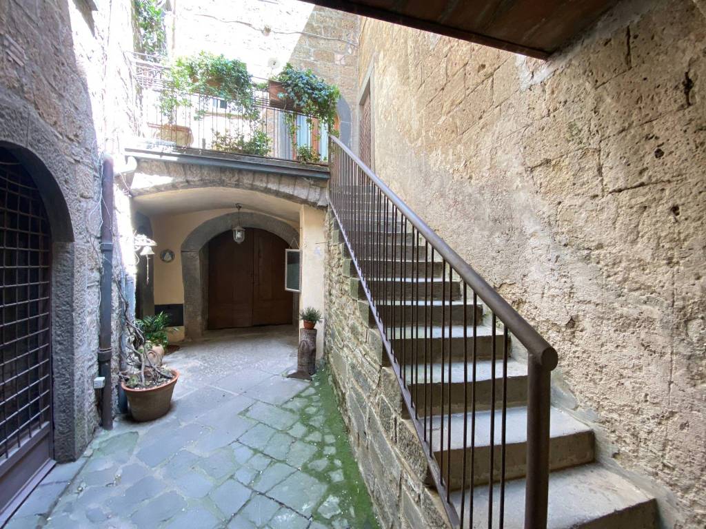Casa indipendente a Bagnoregio in Piazza Camillo Benso di Cavour - Foto 3