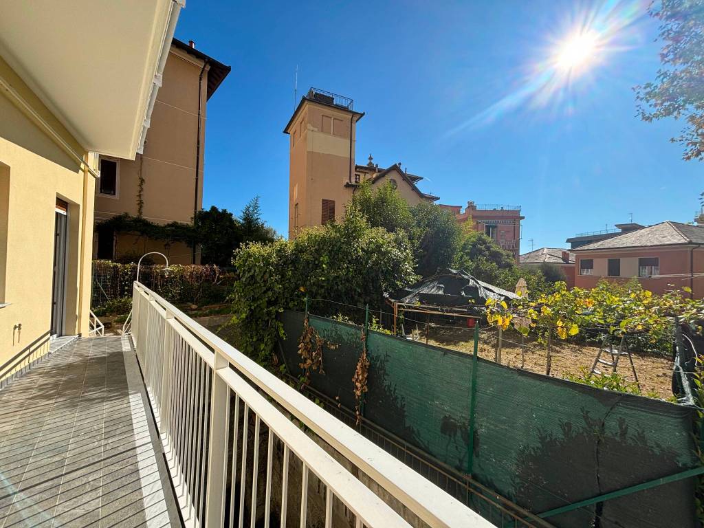 Appartamento a Arenzano in Via Giuseppe Mina - Foto 4