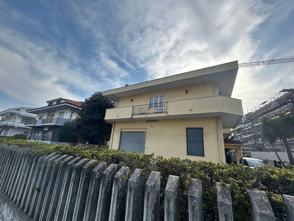 Appartamento a Città sant'angelo in Viale Matrino, 33 - Foto 3