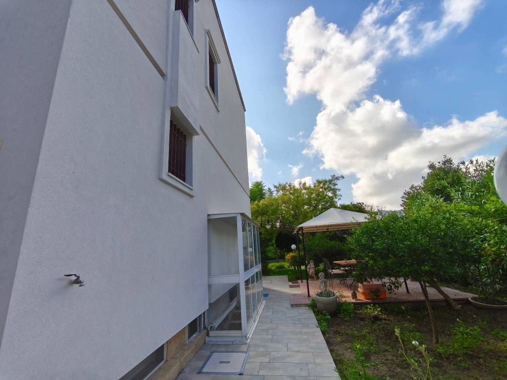 Casa indipendente a Brindisi in Via Provinciale San Vito - Foto 4