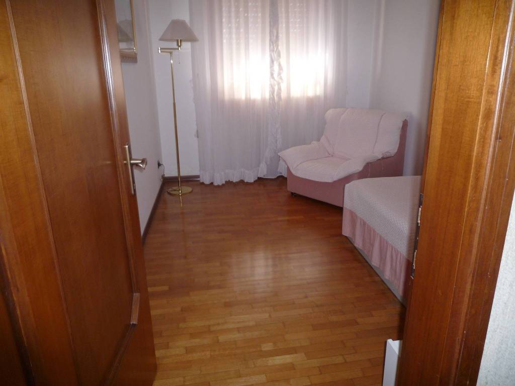 Villa a Rovigo in Viale Porta Adige, 45 - Foto 3