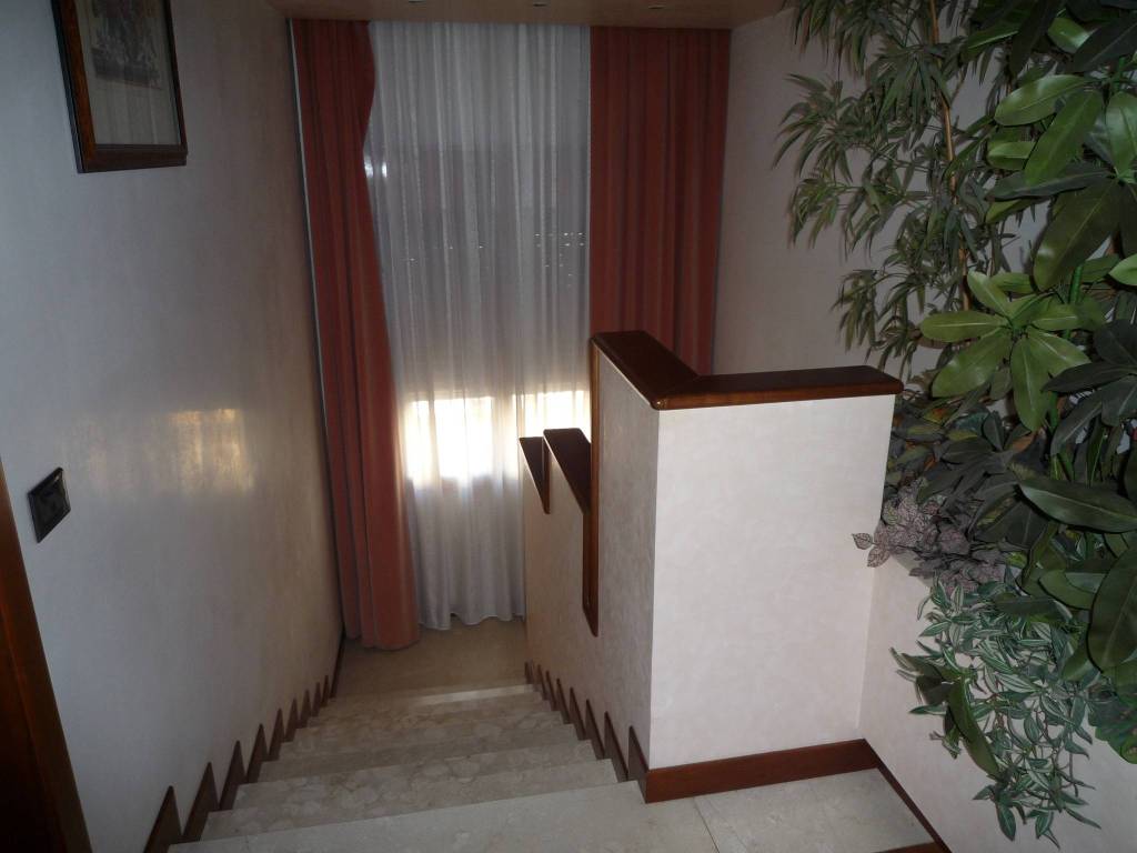 Villa a Rovigo in Viale Porta Adige, 45 - Foto 5