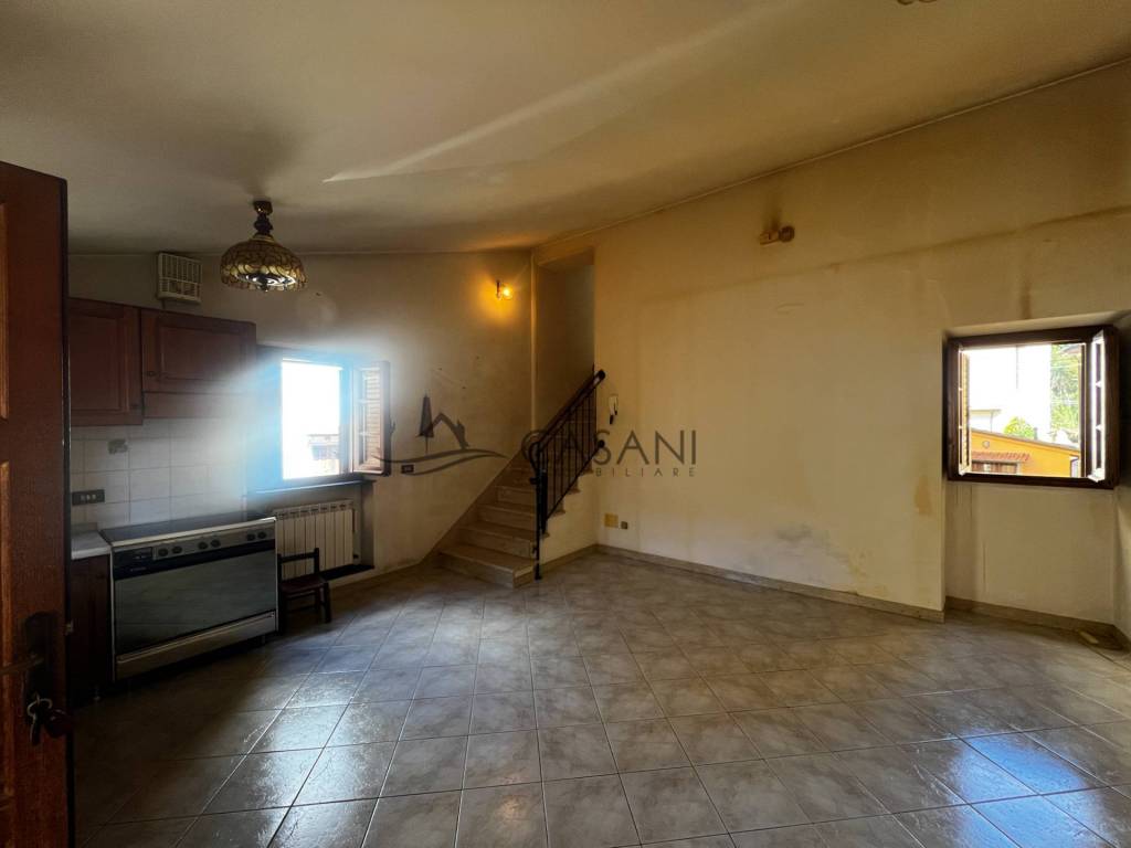 Casa indipendente a Camaiore in Via Vittorio Emanuele, 5 - Foto 3