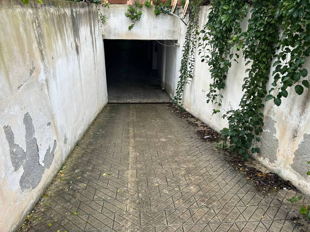 Box / garage a Milazzo in Via Grotta Polifemo, 57 - Foto 2