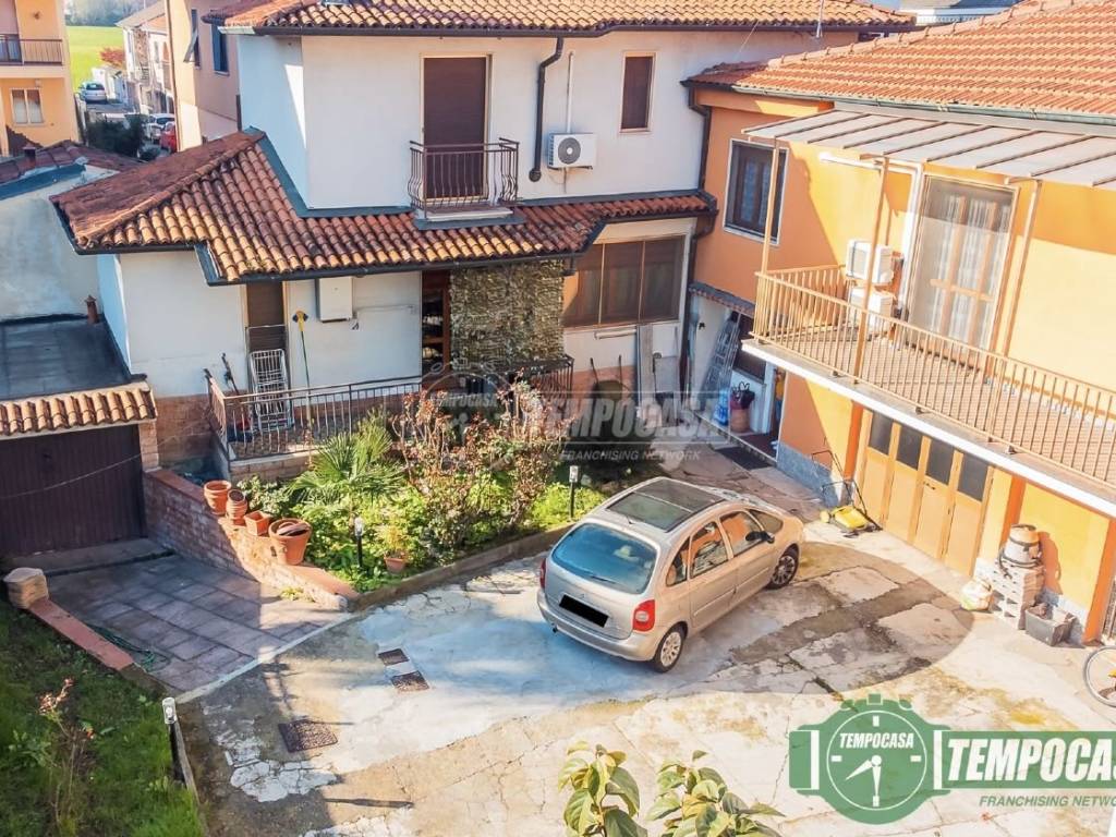 Casa indipendente a Peschiera borromeo in Via della Resistenza 25 - Foto 1