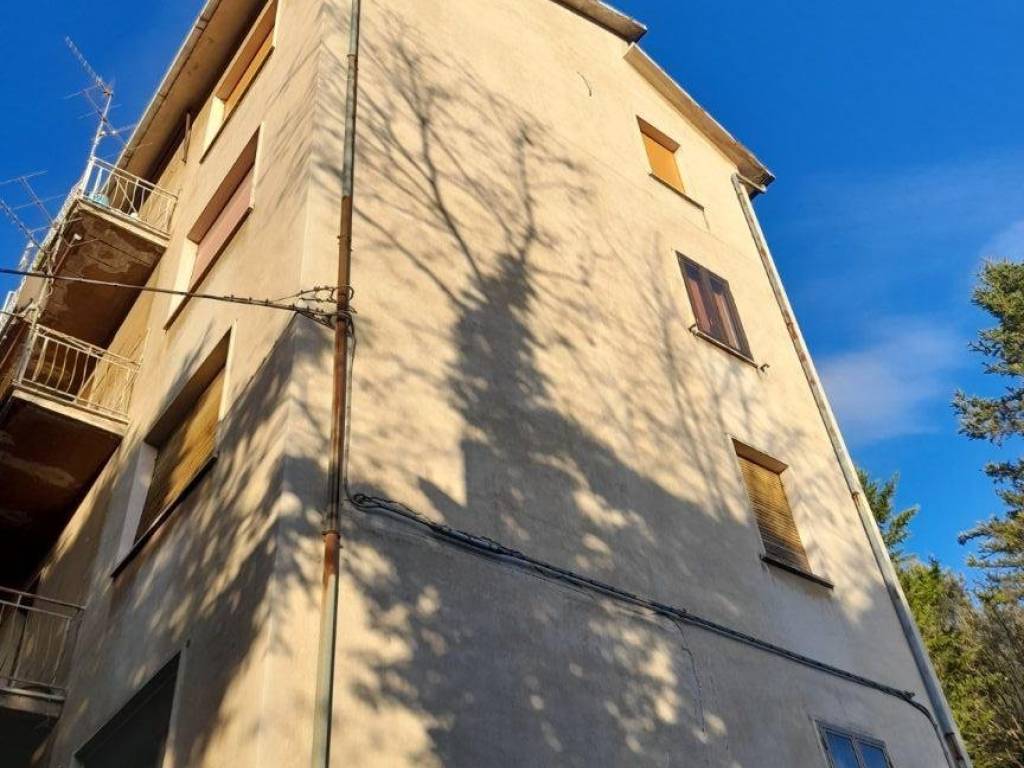 Appartamento a Spoleto in Viale Domenico Arcangeli, 5 - Foto 2