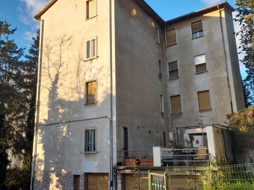 Appartamento a Spoleto in Viale Domenico Arcangeli, 5 - Foto 3