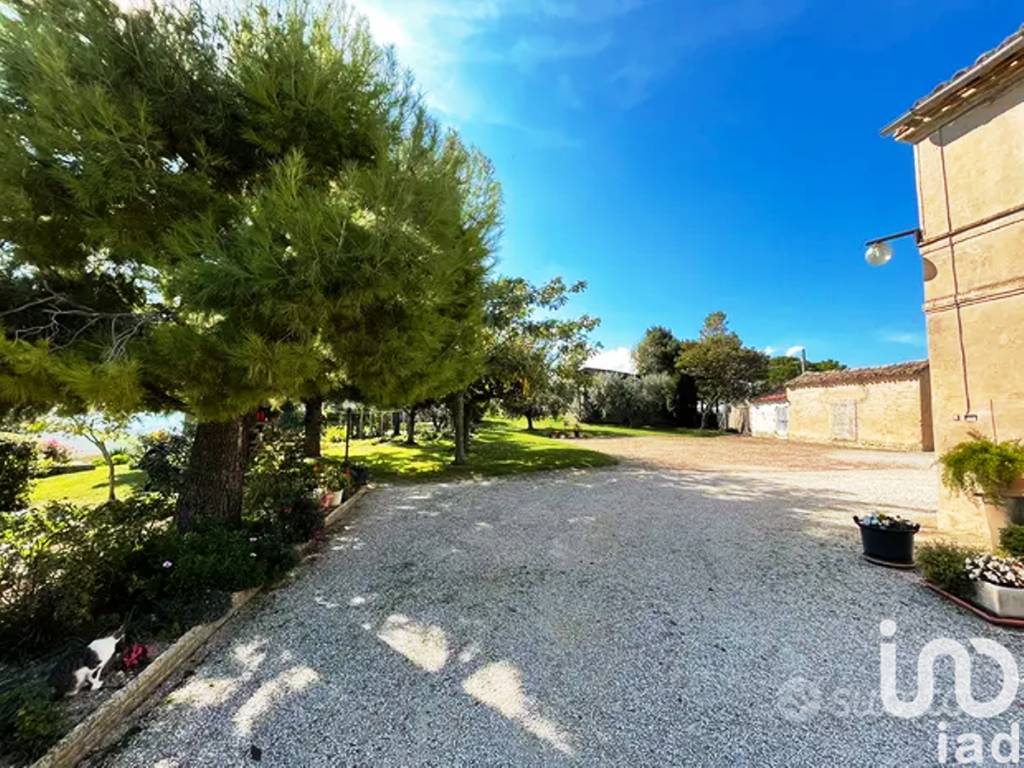 Villa a Recanati in Frazione CONTRADA SALETTA, 12 - Foto 4