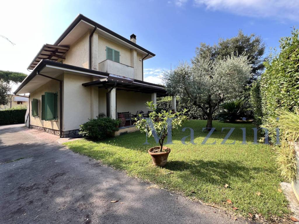 Villa a Forte dei marmi in via de grada - Foto 2