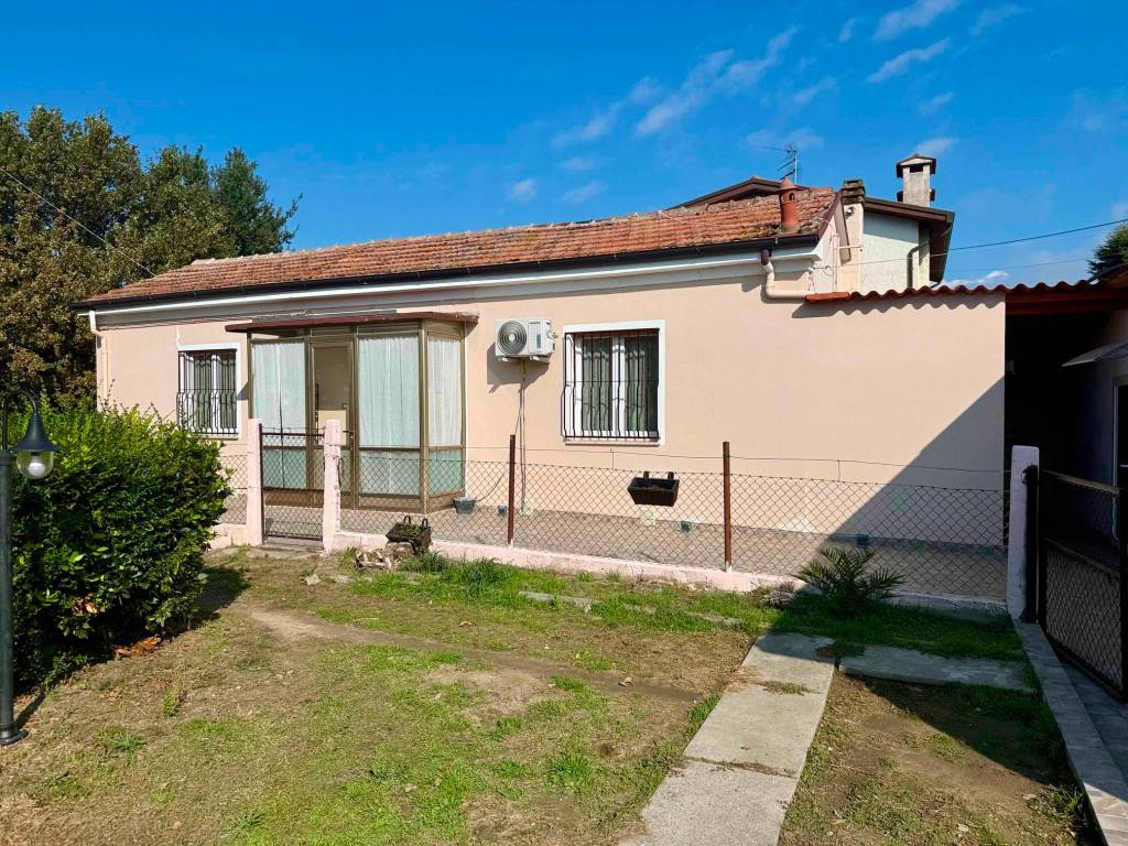 Villa a Argenta in Via Primo Guerrini, 3 - Foto 5