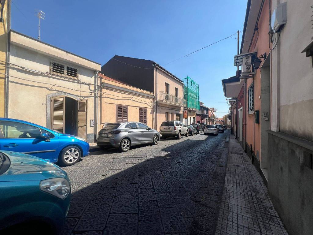 Casa indipendente a Santa venerina in Via Vittorio Emanuele - Foto 2