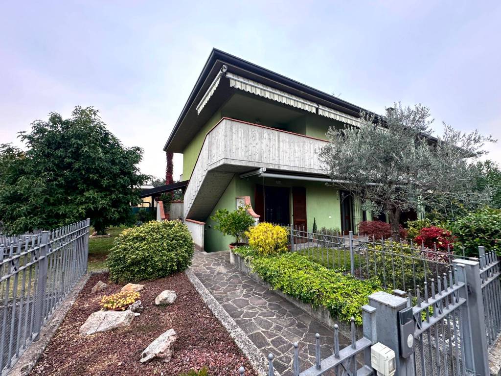 Appartamento a Brembate in Via Andrea Moretti, 1 - Foto 2