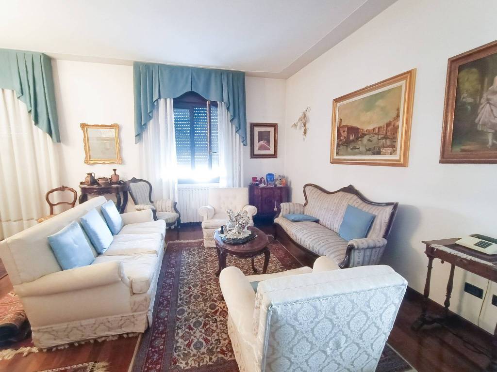 Villa a Adria in Via Dante Alighieri - Foto 2