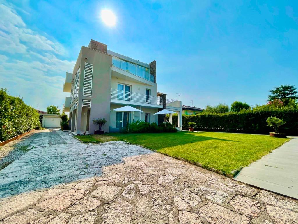 Villa a Peschiera del garda in Via Miralago - Foto 2