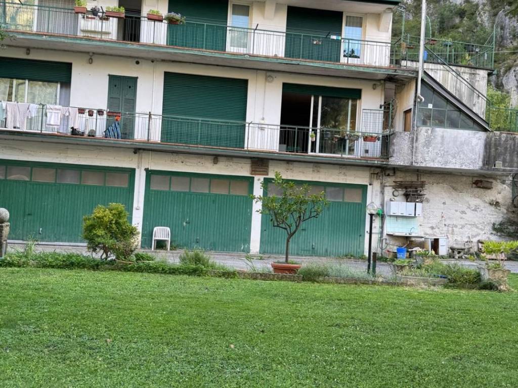 Appartamento a Valmadrera in Frazione Parè - Foto 2