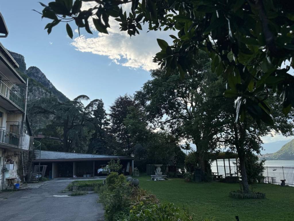 Appartamento a Valmadrera in Frazione Parè - Foto 4